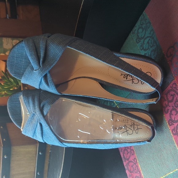 Life Stride Mimosa 2 slingback sandals Women's 7.5 M blue denim summer NEW NWB - Picture 4 of 10